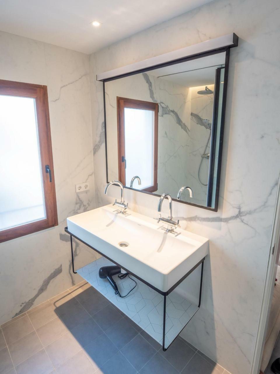 Es Palauet Brandnew One Suite Apartment In Ibiza Center Exterior photo